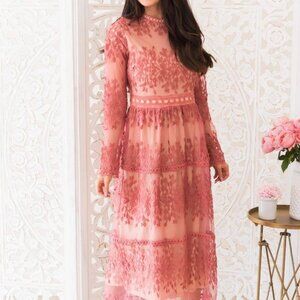 Neesee's The Valeriya × 1 Peony Pink Lace Overlay / M